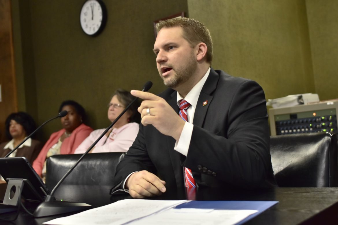 Education savings accounts bill advances in House committee